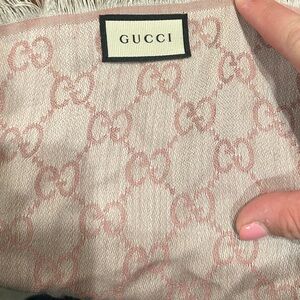 AUTHENTIC GUCCI SCARF SHAWL